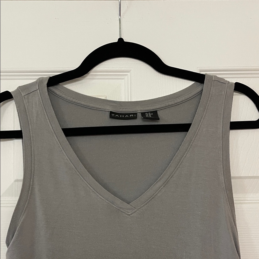 Like New Tahari Ruched Gray sleeveless tunic